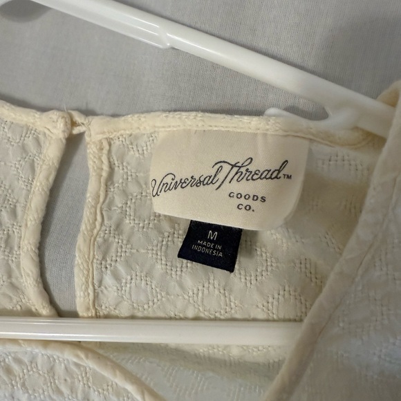 Universal Thread Cream Textured Top - Picture 2 of 3
